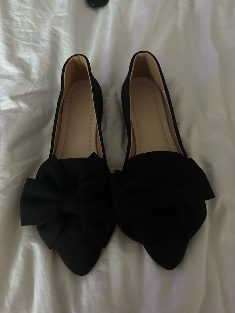 Source Unknown Black Pointed Toe Flats with Bow